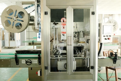 Полностью автоматическая машина для термоусадочных этикеток